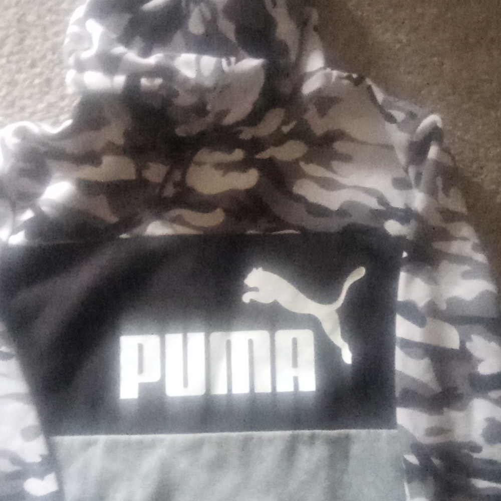Puma camo hoodie new never been worn